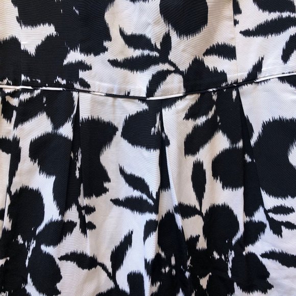 WHBM Sleeveless Fit and Flare Dress 14 - Picture 7 of 10